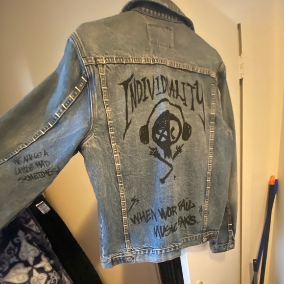Jean Jacket - Picture 1 of 5